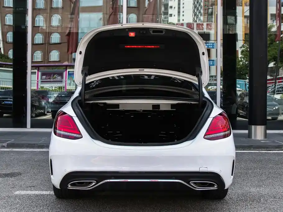Mercedes-Benz C-Class — миниатюра 15
