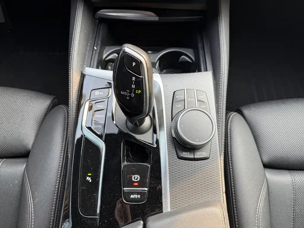BMW 5 Series (Import) — миниатюра 10