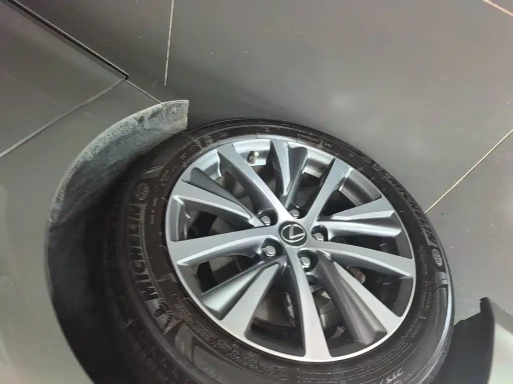 Lexus ES — миниатюра 23