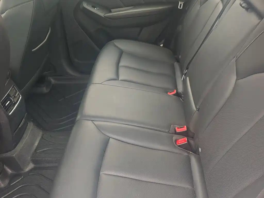 Roewe RX5 — миниатюра 8