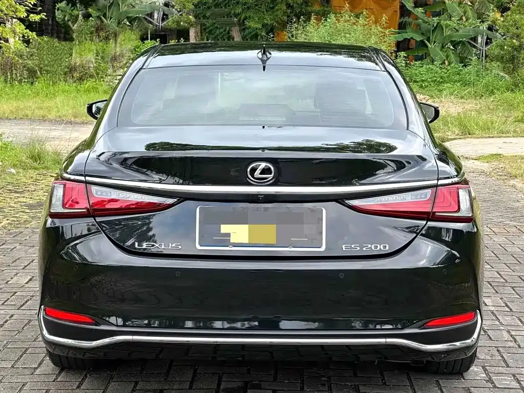Lexus ES — миниатюра 5
