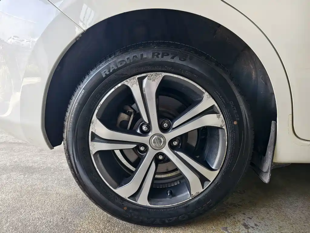 Nissan Tiida — миниатюра 13