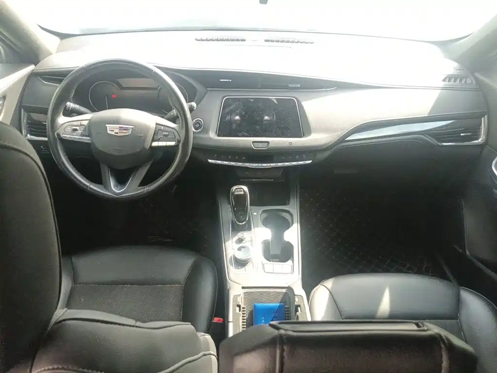 Cadillac XT4 — миниатюра 5