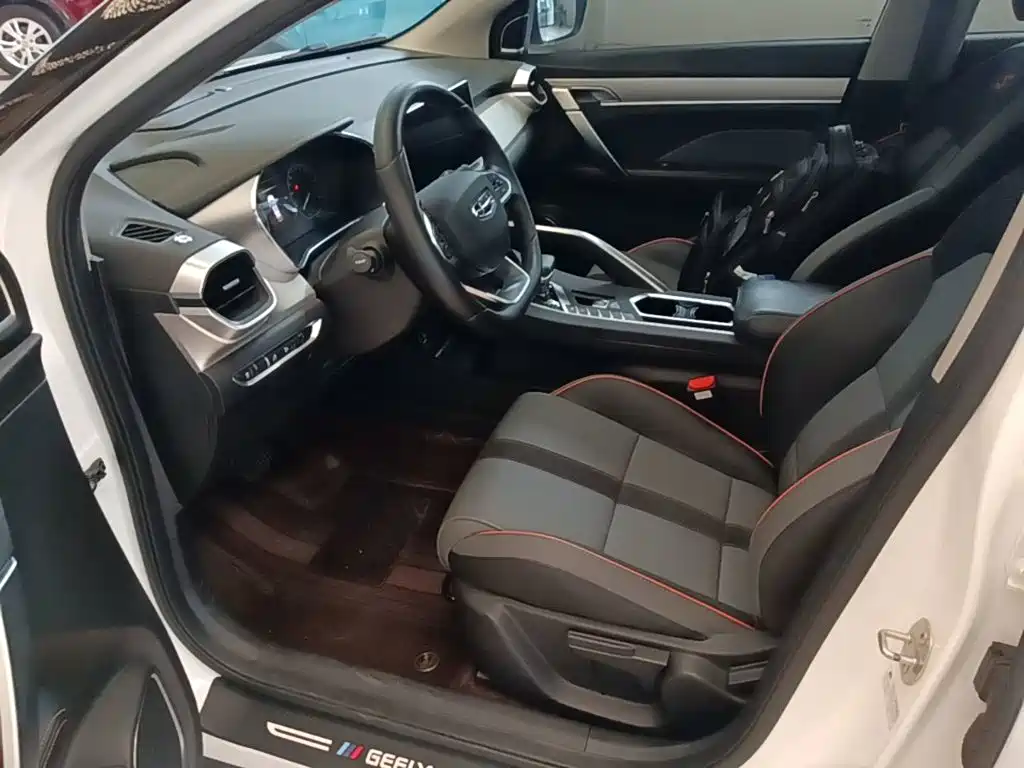 Geely Binyue — миниатюра 15