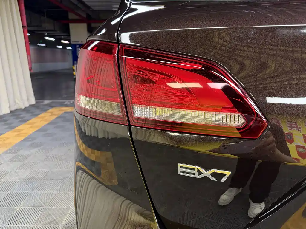 Borgward BX7 — миниатюра 12