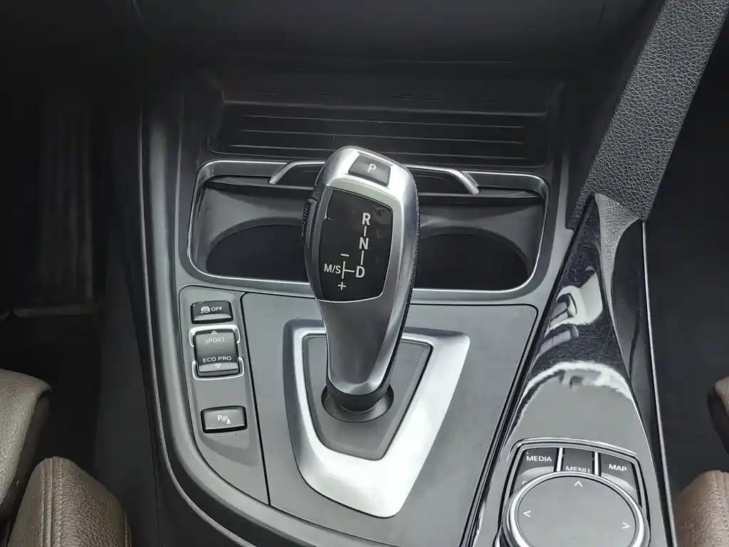 BMW 3 Series — миниатюра 13