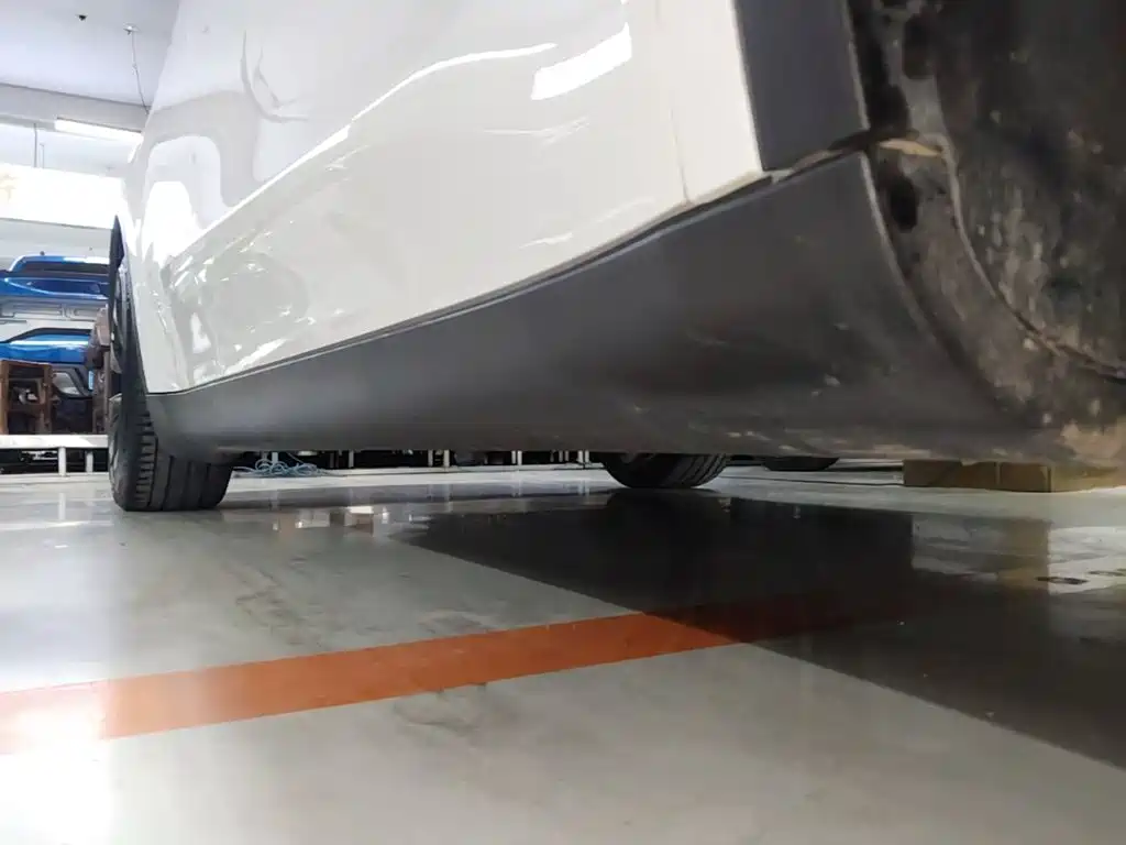 Tesla Model Y — миниатюра 21