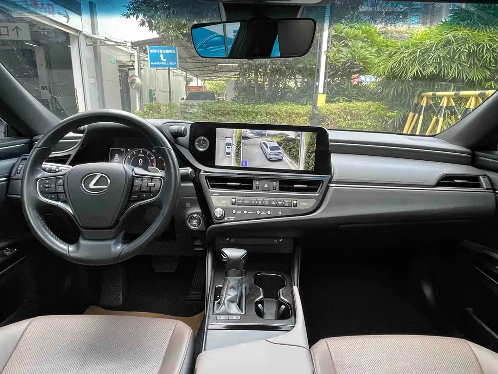 Lexus ES — миниатюра 7