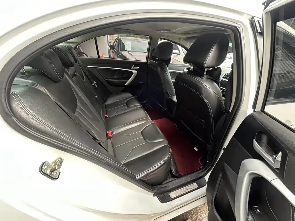 Geely Emgrand — миниатюра 5