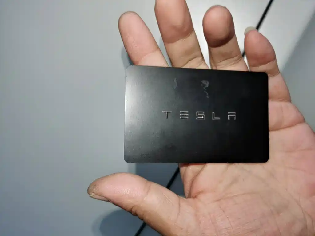 Tesla Model 3 — миниатюра 9