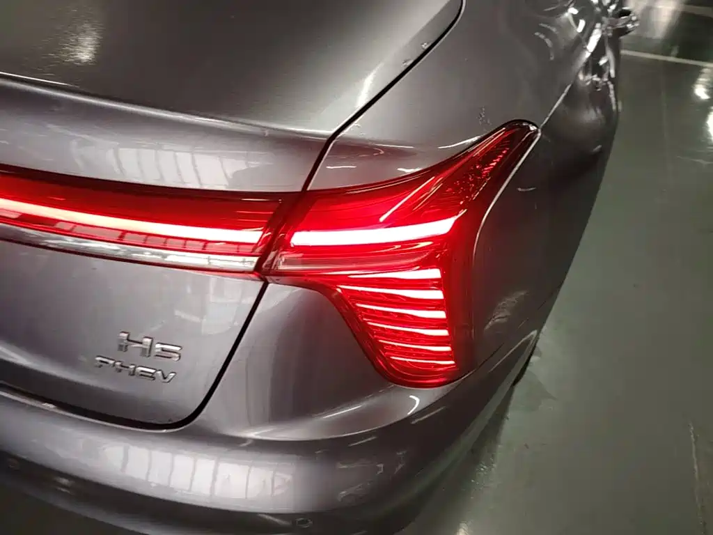 Hongqi Hongqi H5 PHEV — миниатюра 8