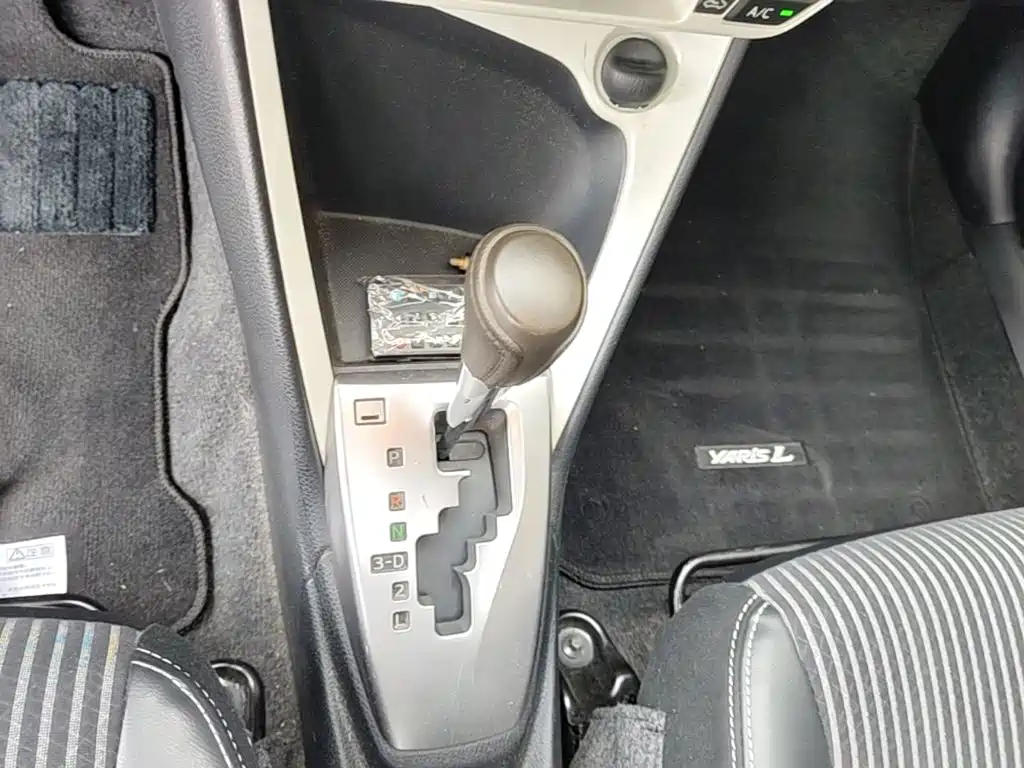 Toyota Yaris L — миниатюра 14
