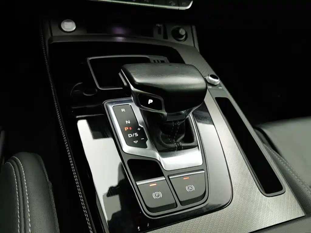 Audi Q5L — миниатюра 13