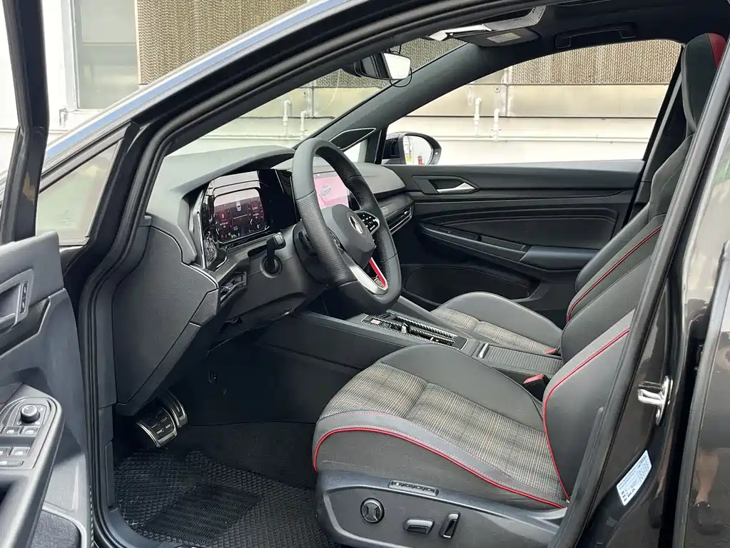 Volkswagen Golf GTI — миниатюра 5