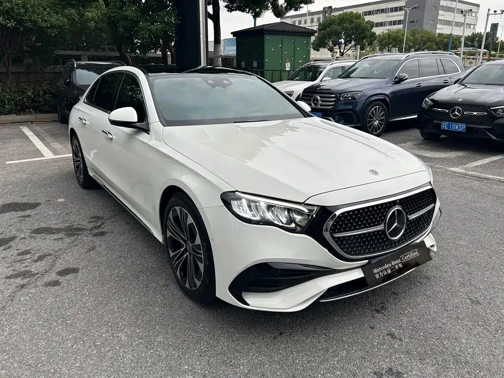 Mercedes-Benz E-Class — миниатюра 3
