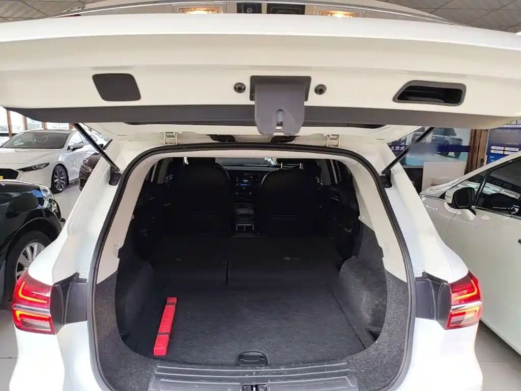 Roewe RX5 — миниатюра 19