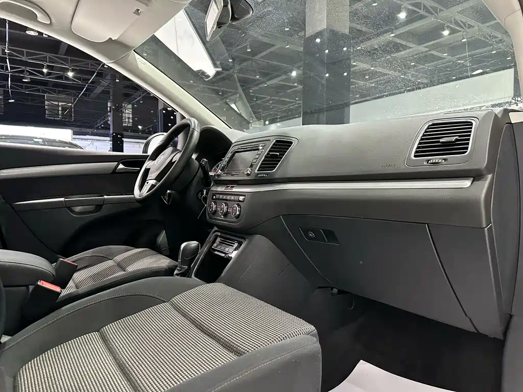 Volkswagen Sharan — миниатюра 12