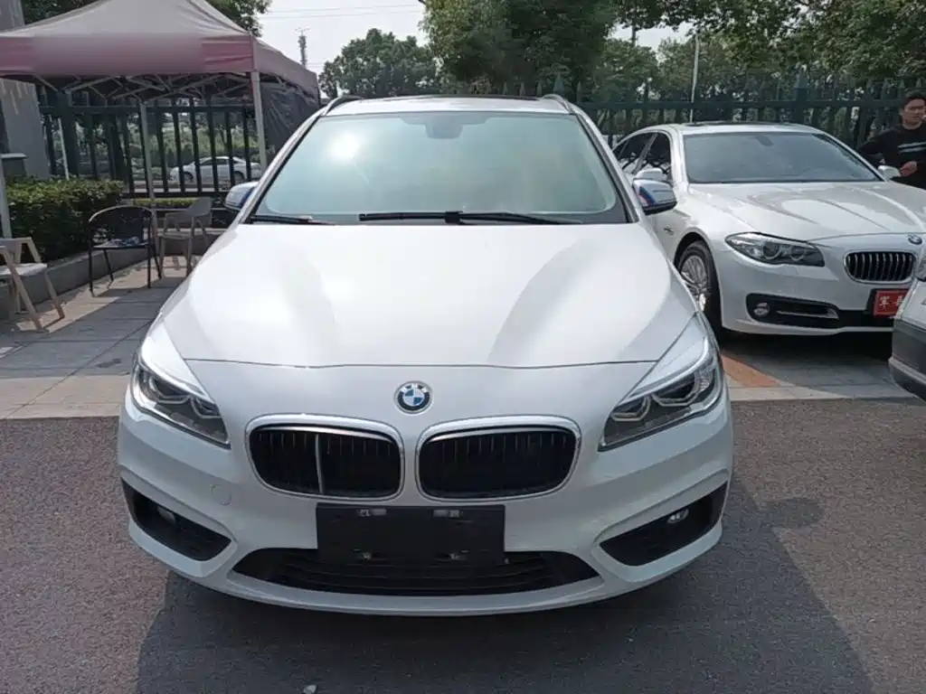 BMW 2 Series Active Tourer — миниатюра 3