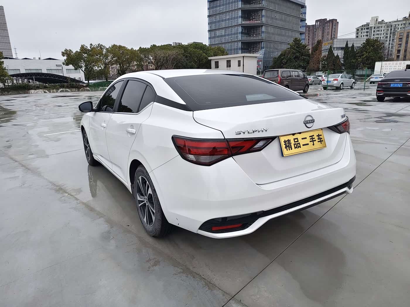Nissan Sylphy 1.6 л 2024 г. Белый, пробег 32900 км