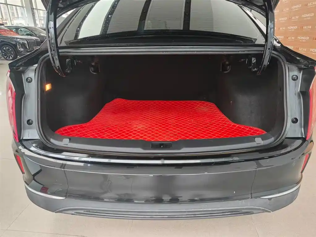 Hongqi Hongqi E-QM5 — миниатюра 9