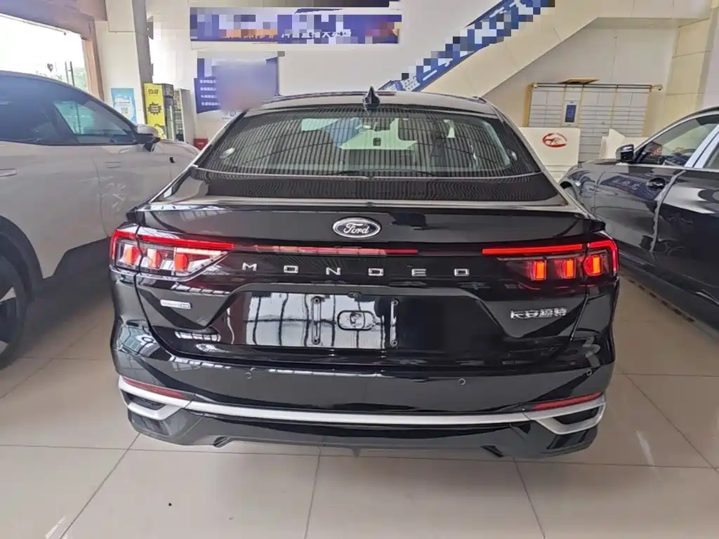 Ford Mondeo — миниатюра 6