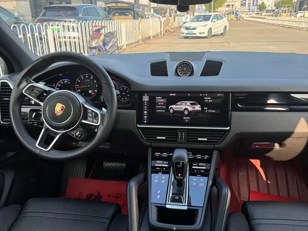 Porsche Cayenne — миниатюра 4