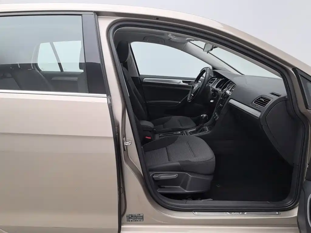 Volkswagen Golf — миниатюра 23
