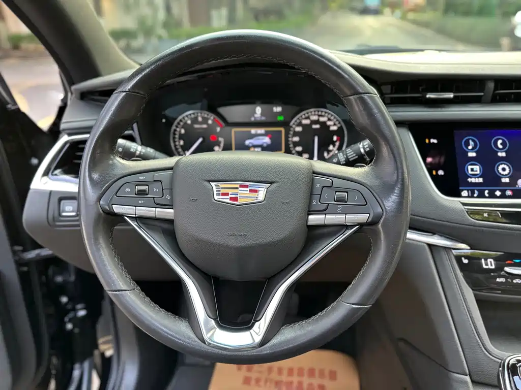 Cadillac XT6 — миниатюра 7