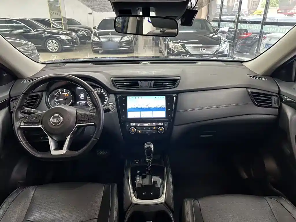 Nissan X-Trail — миниатюра 5