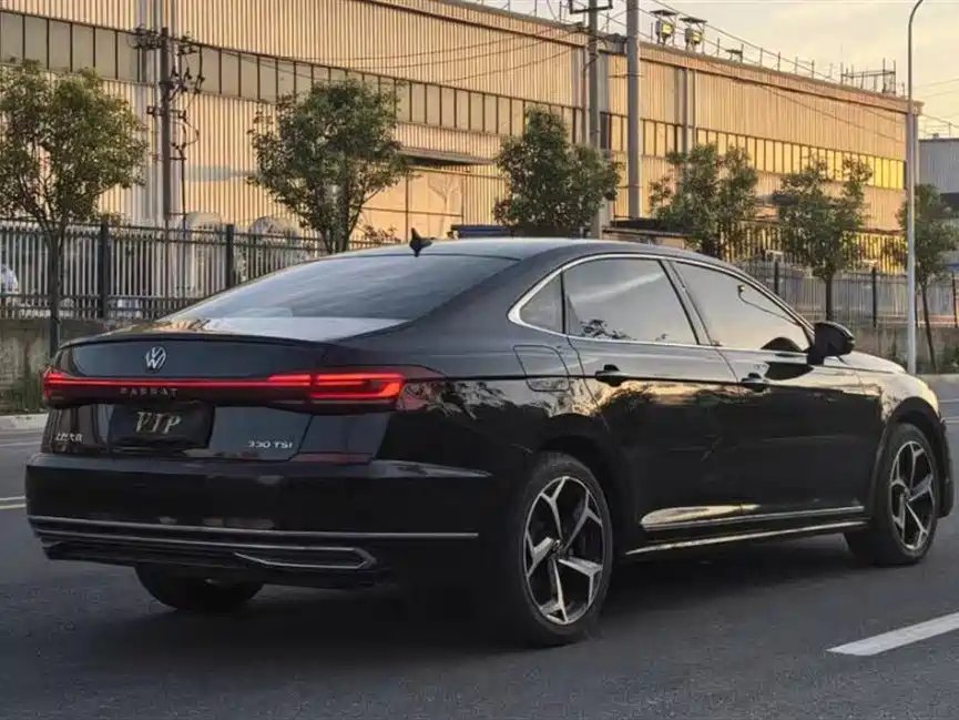 Volkswagen Passat 2023 330TSI Luxury