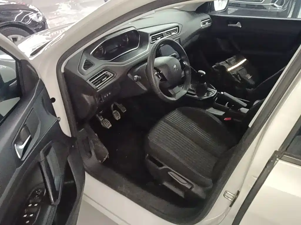Peugeot 308 — миниатюра 16