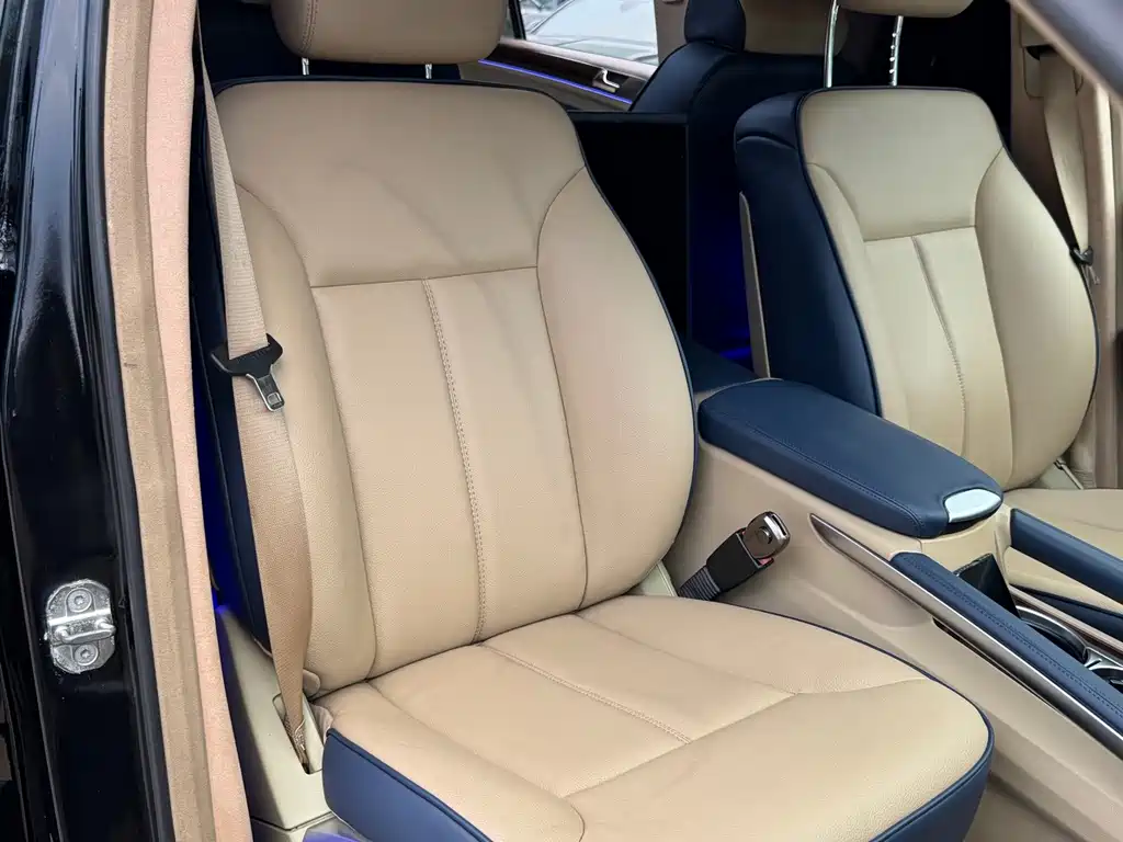 Mercedes-Benz GL-Class — миниатюра 13