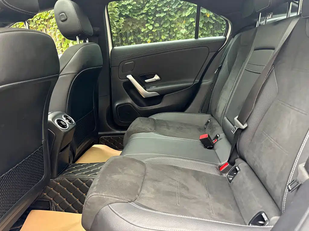 Mercedes-Benz A-Class — миниатюра 8