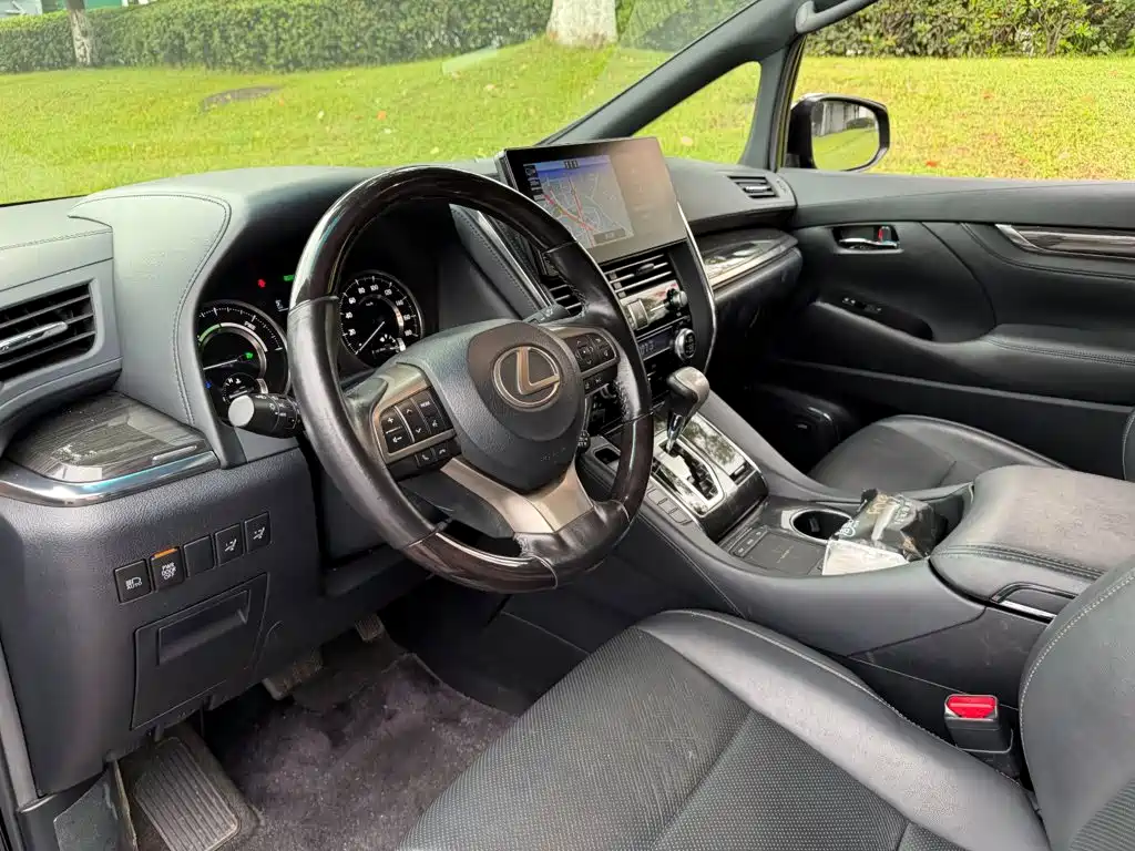 Lexus LM — миниатюра 7