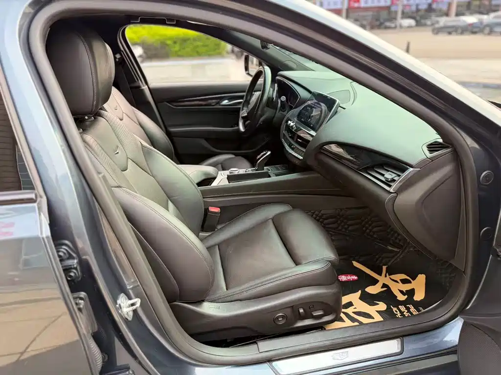Cadillac CT5 — миниатюра 11