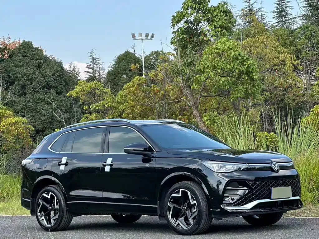 Volkswagen Tiguan L — миниатюра 3