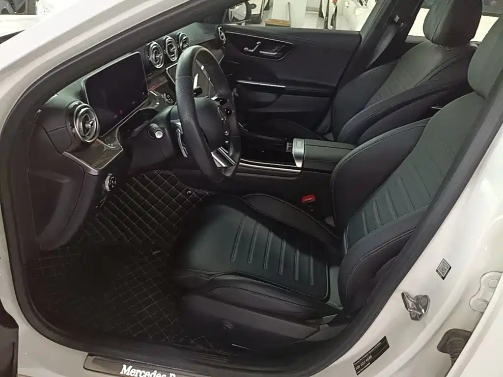 Mercedes-Benz C-Class — миниатюра 15
