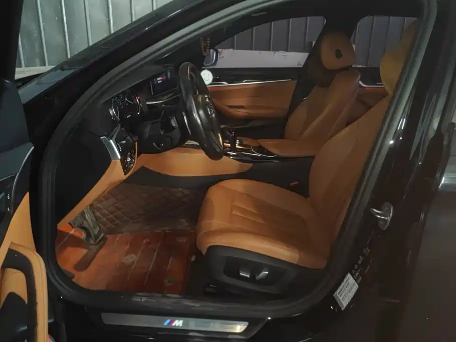 BMW 5 Series — миниатюра 9