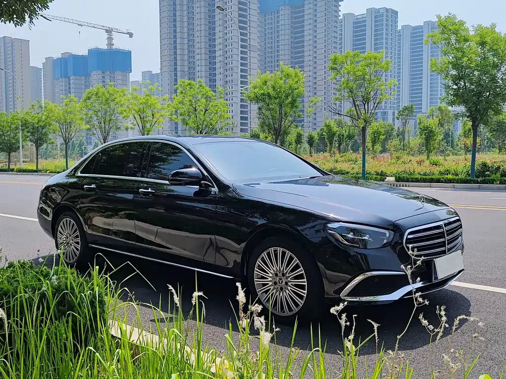 Mercedes-Benz E-Class — миниатюра 18
