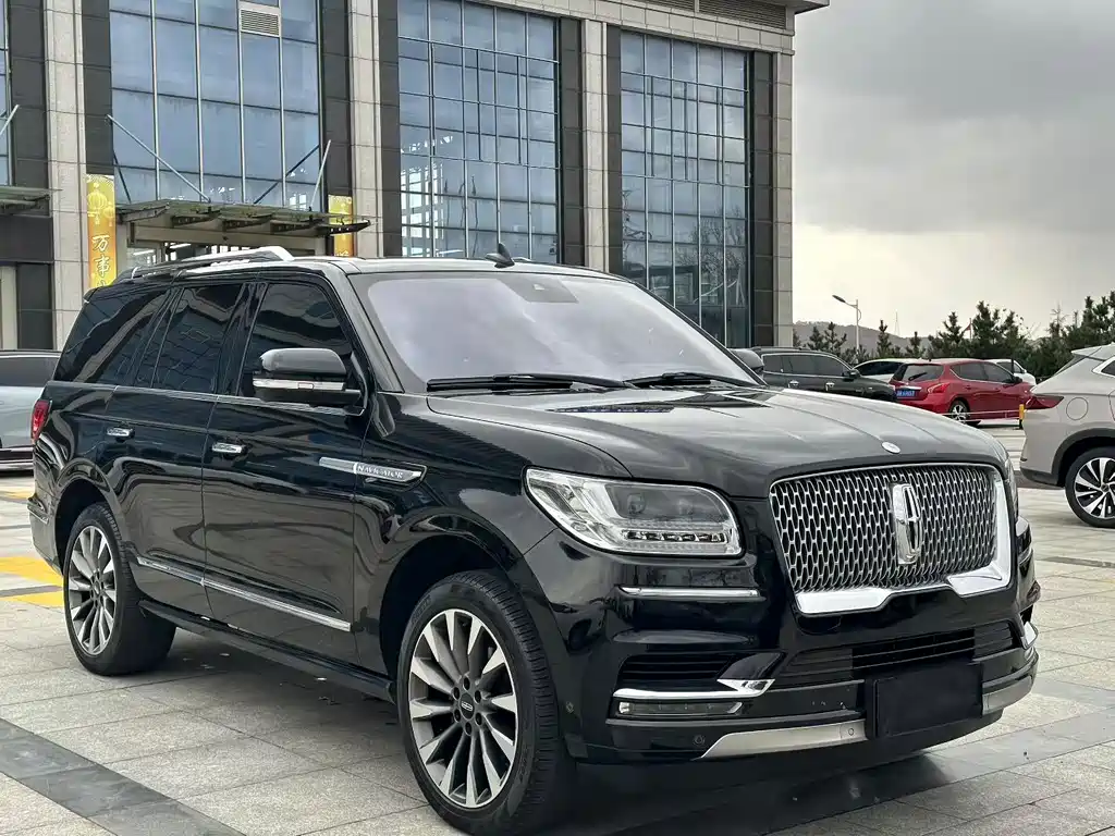 LINCOLN NAVIGATOR