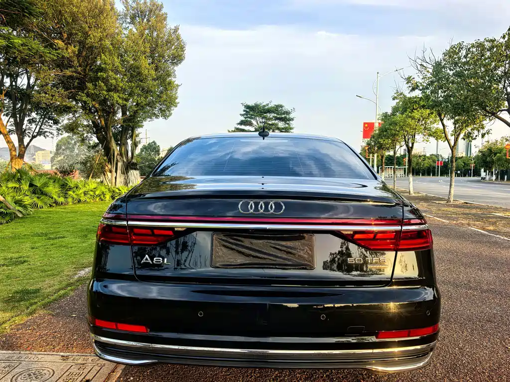 Audi A8 — миниатюра 5