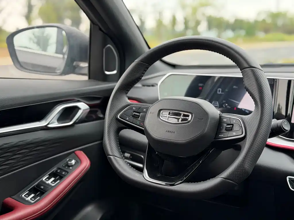 Geely Binyue — миниатюра 12