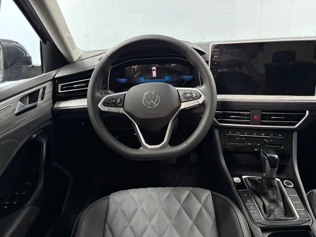 Volkswagen Sagitar — миниатюра 6