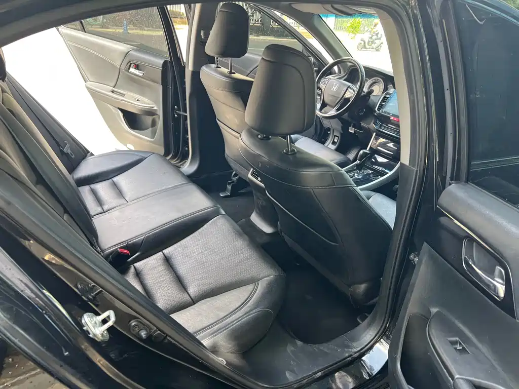 Honda Accord — миниатюра 10