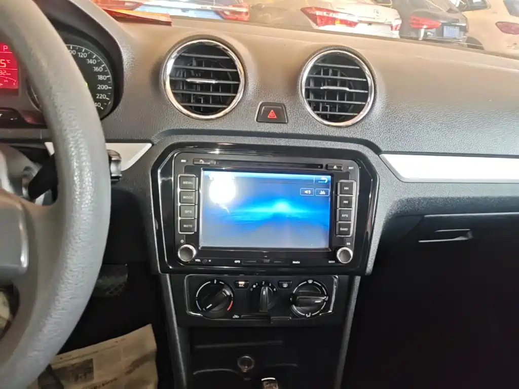 Volkswagen Jetta — миниатюра 13