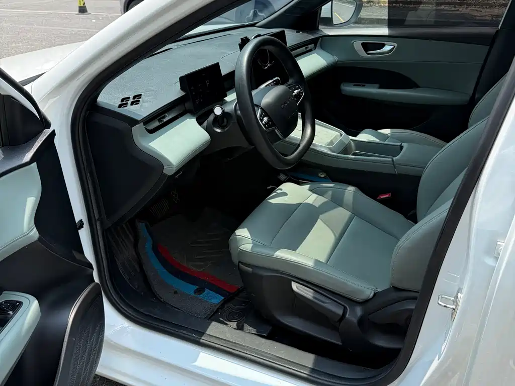 Roewe D6 2025 450km