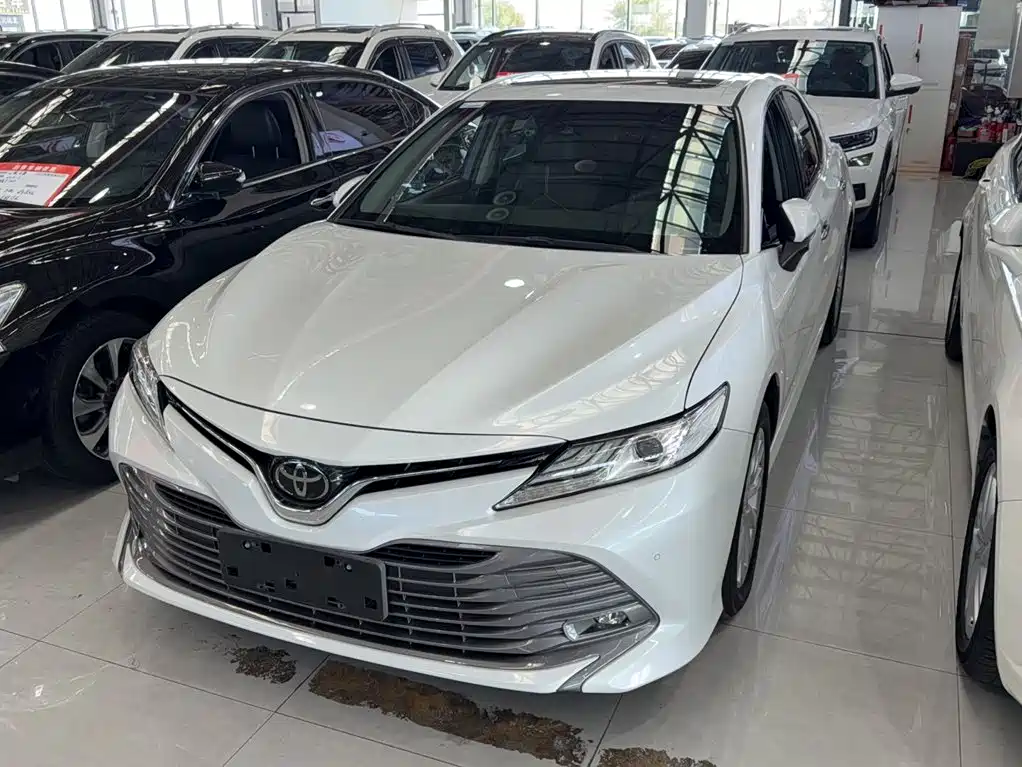 Toyota Camry — миниатюра 3