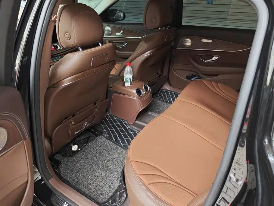 Mercedes-Benz E-Class — миниатюра 11