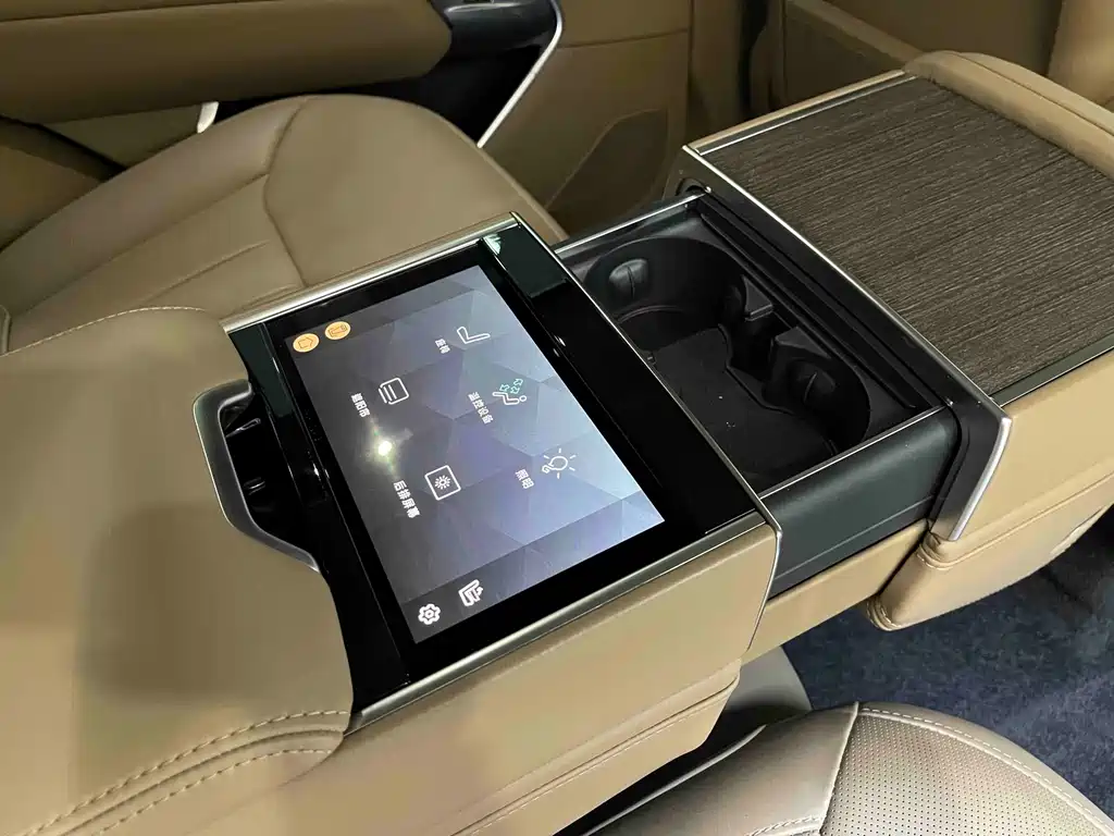 Land Rover Range Rover — миниатюра 14