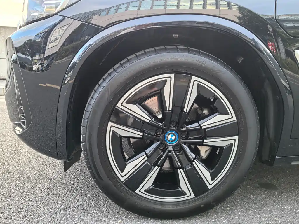BMW iX3 — миниатюра 4